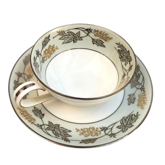 Noritake China Japan 5497 Gold & Silver leaf berry Teacup & Saucer Set - Picture 9 of 9